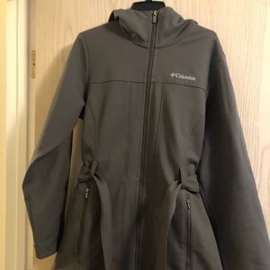 Columbia women’s fleece-lined green rain jacket